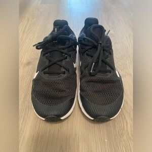 Nike Legend Essential Shoes